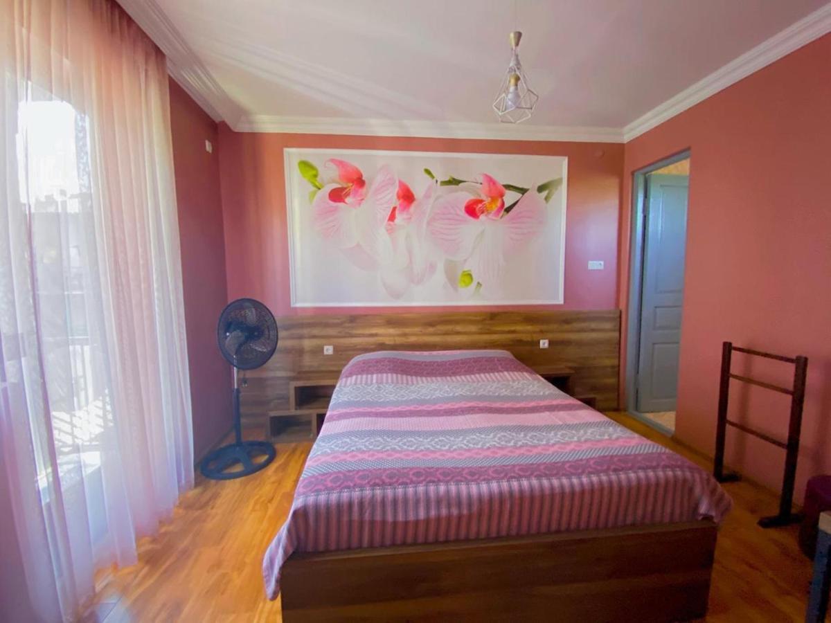 Hotel Nino Kobuleti Esterno foto