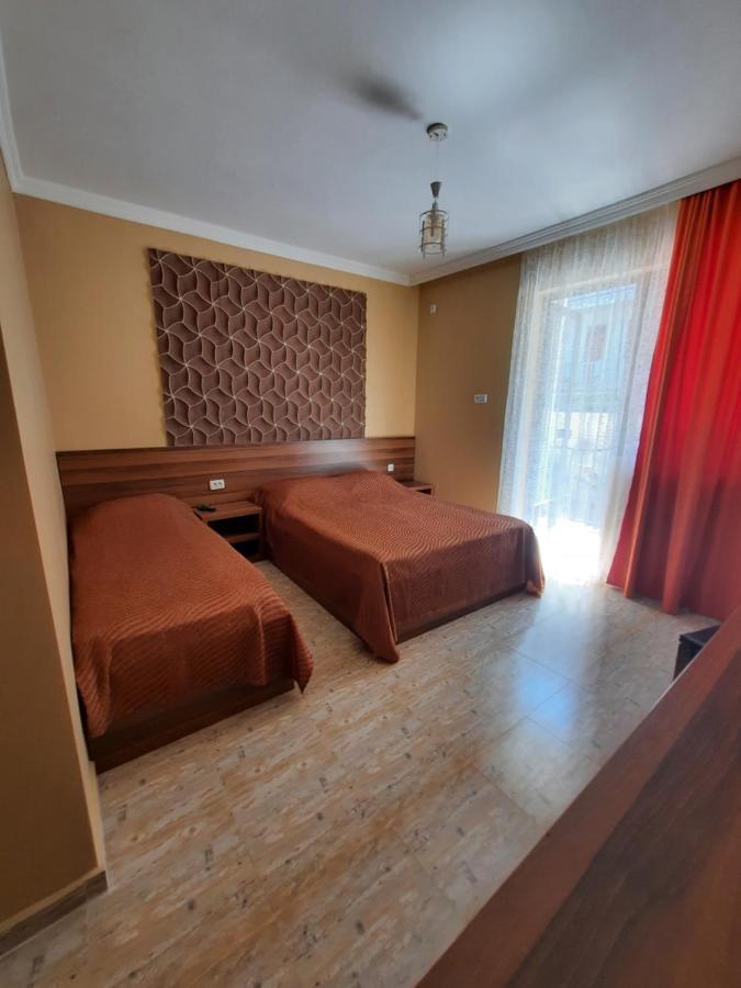 Hotel Nino Kobuleti Esterno foto
